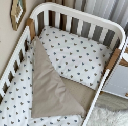 Set lenjerie de schimb pentru patut bebe 3 piese Inimioare bej-gri